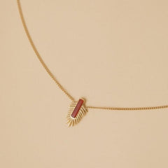 Collier tendance avec pendentif rouge