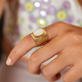 Bague en acier inoxydable et pierre de Nacre